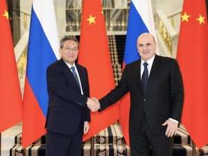 李强会见俄罗斯总理米舒斯京