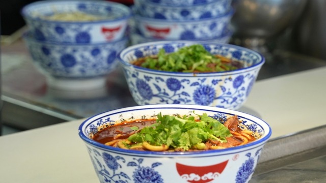 “热辣滚烫” 台湾青年点赞临汾牛肉丸子面_fororder_10a75199b0642b284425291abe26e8b