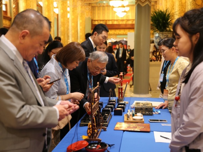 中华文化是两岸同胞心灵的根脉和归属