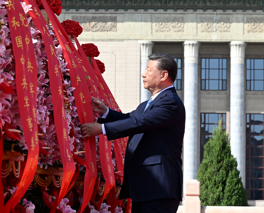 烈士纪念日向人民英雄敬献花篮仪式在京隆重举行 习近平等党和国家领导人出席