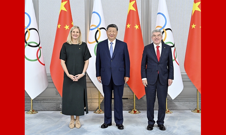 习近平会见国际奥委会主席考文垂和终身名誉主席巴赫