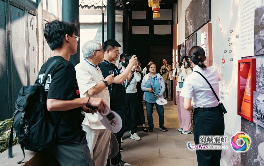 追寻抗战记忆：两岸同胞走进自贡抗日献金运动陈列馆_fororder_图二2