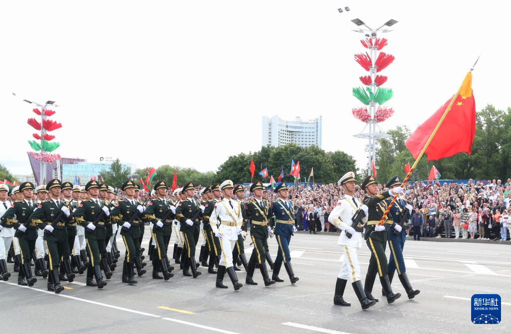 白俄罗斯举行解放80周年庆祝阅兵活动　解放军仪仗司礼大队应邀参加