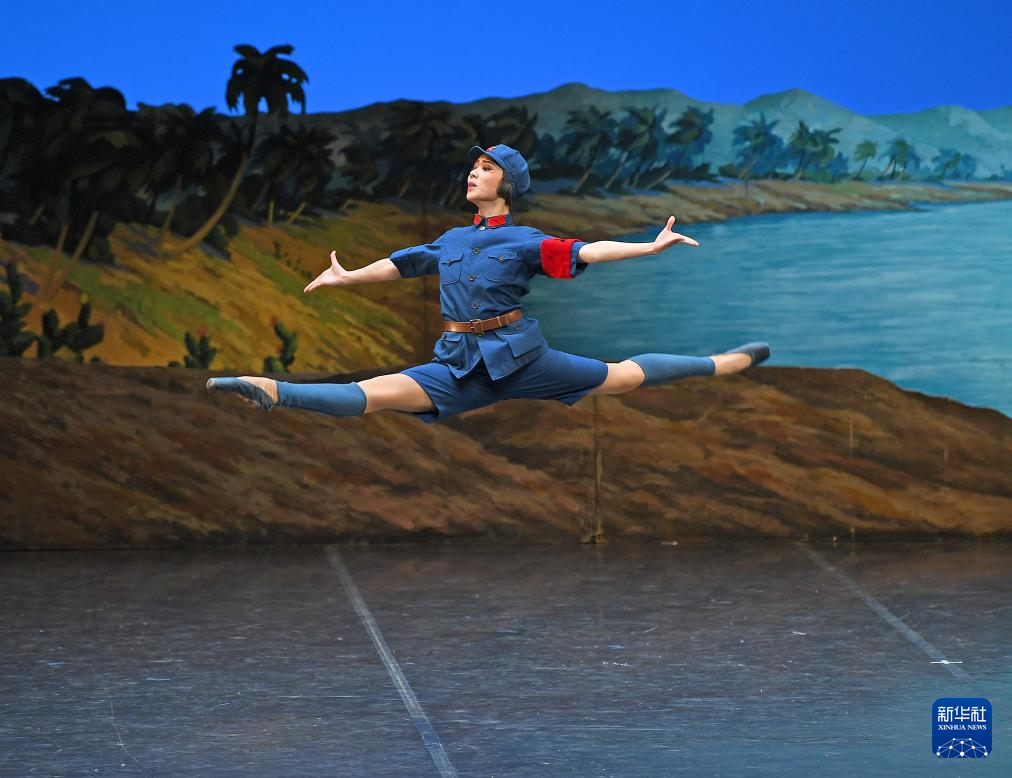 中央芭蕾舞团在港演绎《红色娘子军》 中央芭蕾舞团在港演绎《红色娘子军》