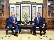 习近平会见白俄罗斯总统卢卡申科