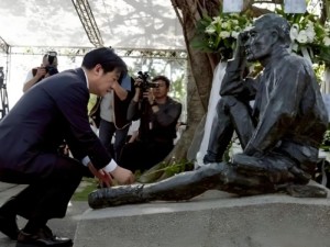 两岸观察短评｜赖清德膝下，只有算计和耻辱
