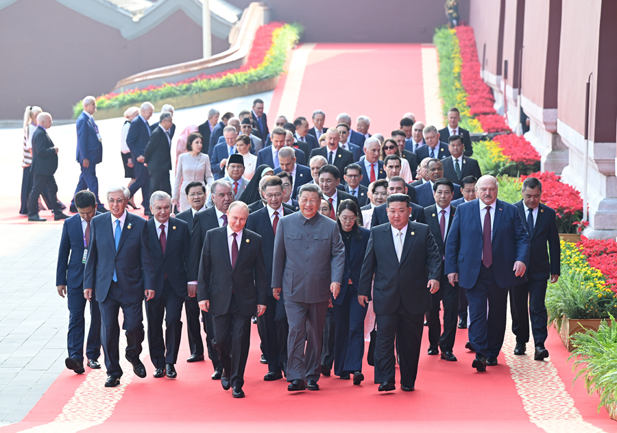 纪念中国人民抗日战争暨世界反法西斯战争胜利80周年大会在京隆重举行 习近平发表重要讲话并检阅受阅部队