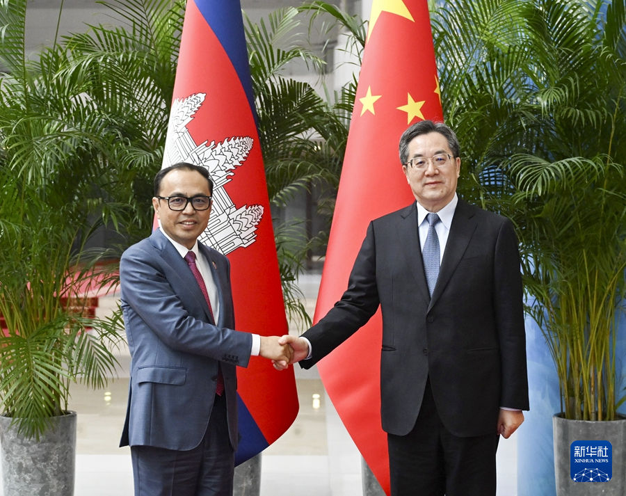 丁薛祥会见出席第二十一届中国－东盟博览会的东盟国家领导人