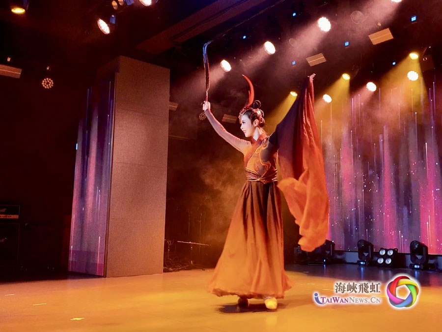 品美食、穿汉服、共联欢——2025“喜福汇”两岸青年交流活动在京举办_fororder_图4