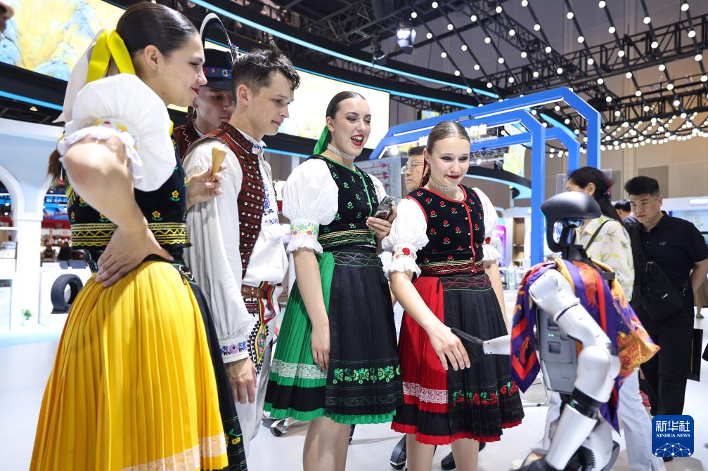 第四届中国－中东欧国家博览会暨国际消费品博览会开幕