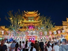 夜市、夜游、“夜戏水”……缤纷“夜经济”激发夏日文旅新活力