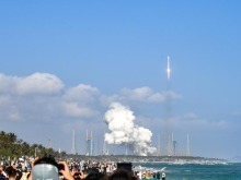 中国成功发射卫星互联网低轨19组卫星