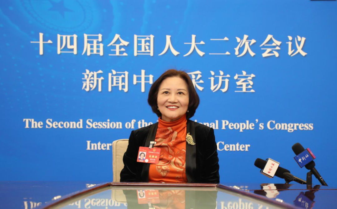 台湾省人大代表陈云英：台湾同胞已经走在回家之路上