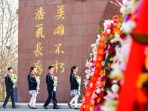 清明节前祭先烈