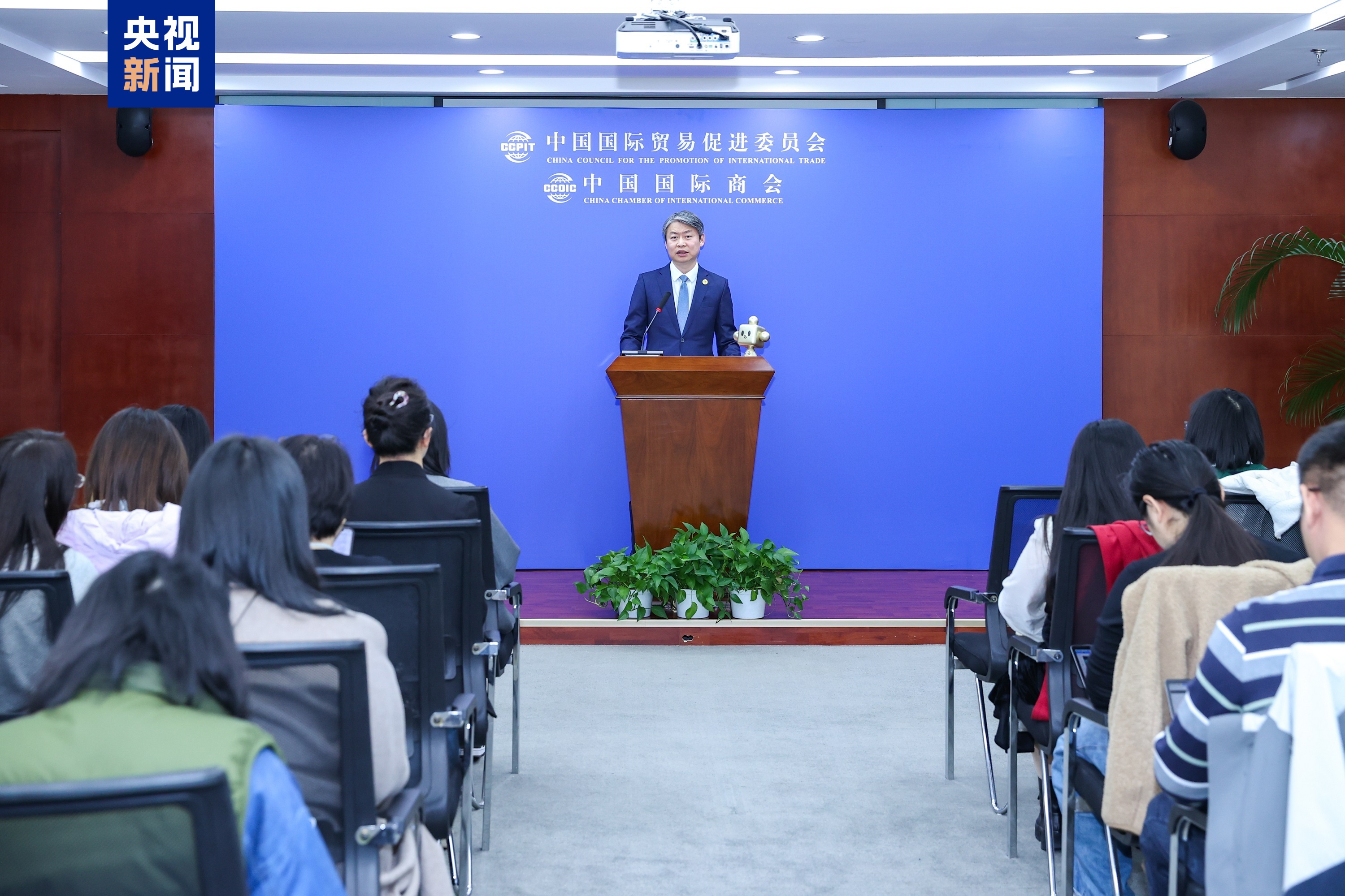 一揽子增量政策集中发力 中国外贸实现平稳增长