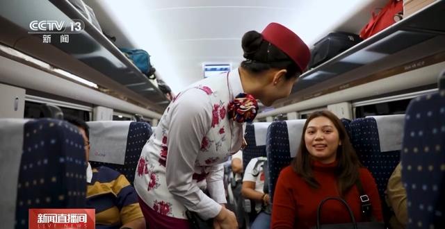 外国人来华“不见外” “中国速度”和“中国服务”实力圈粉 外国人来华“不见外” “中国速度”和“中国服务”实力圈粉