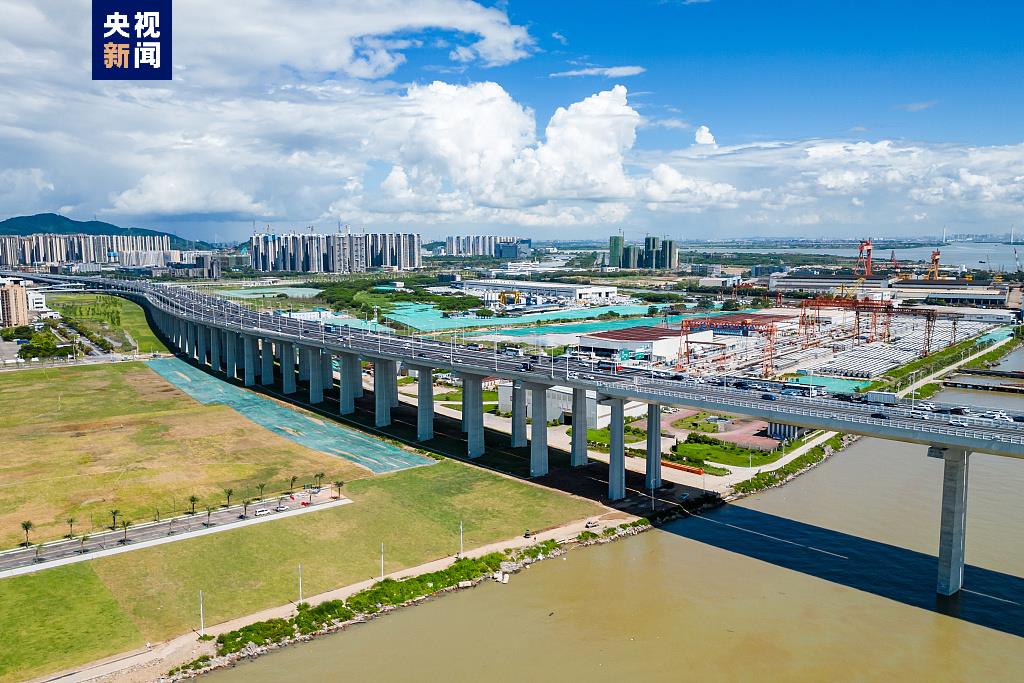 “灣區(qū)新頂流”！深中通道開通首月車流量破300萬車次