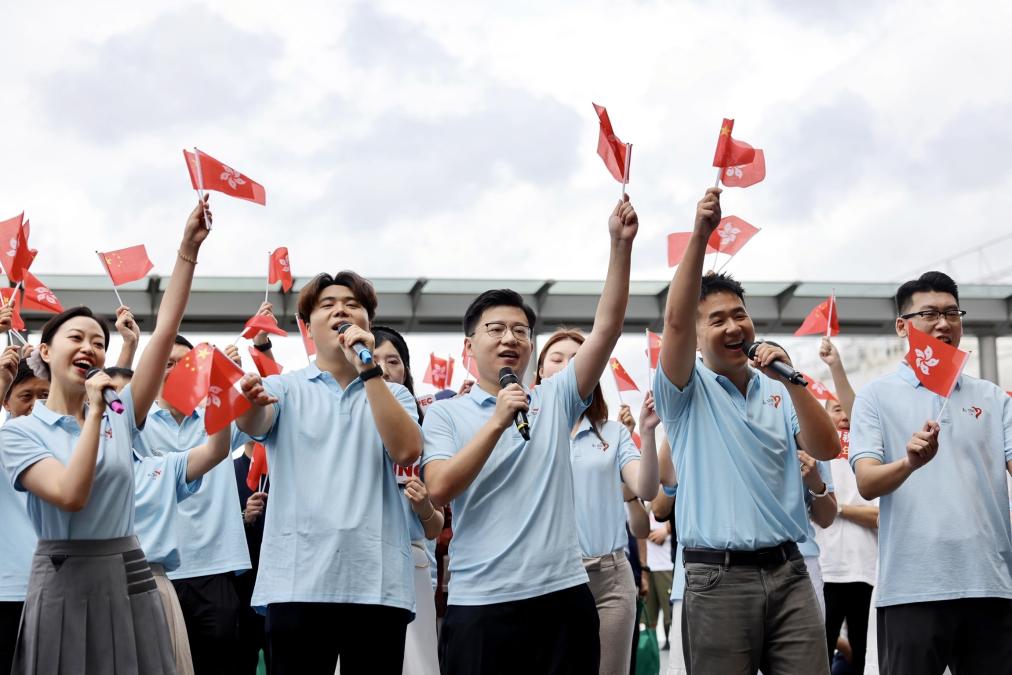 繁花似锦映香江 同贺同乐共此时——香港欢庆回归祖国28周年