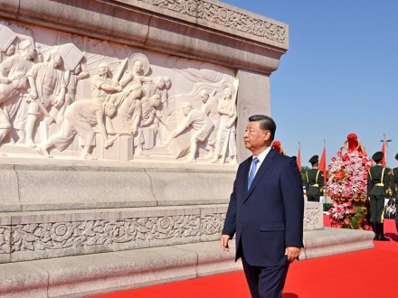 烈士纪念日向人民英雄敬献花篮仪式在京隆重举行 习近平等党和国家领导人出席