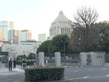 日本执政党拟放宽武器出口限制引发广泛批评