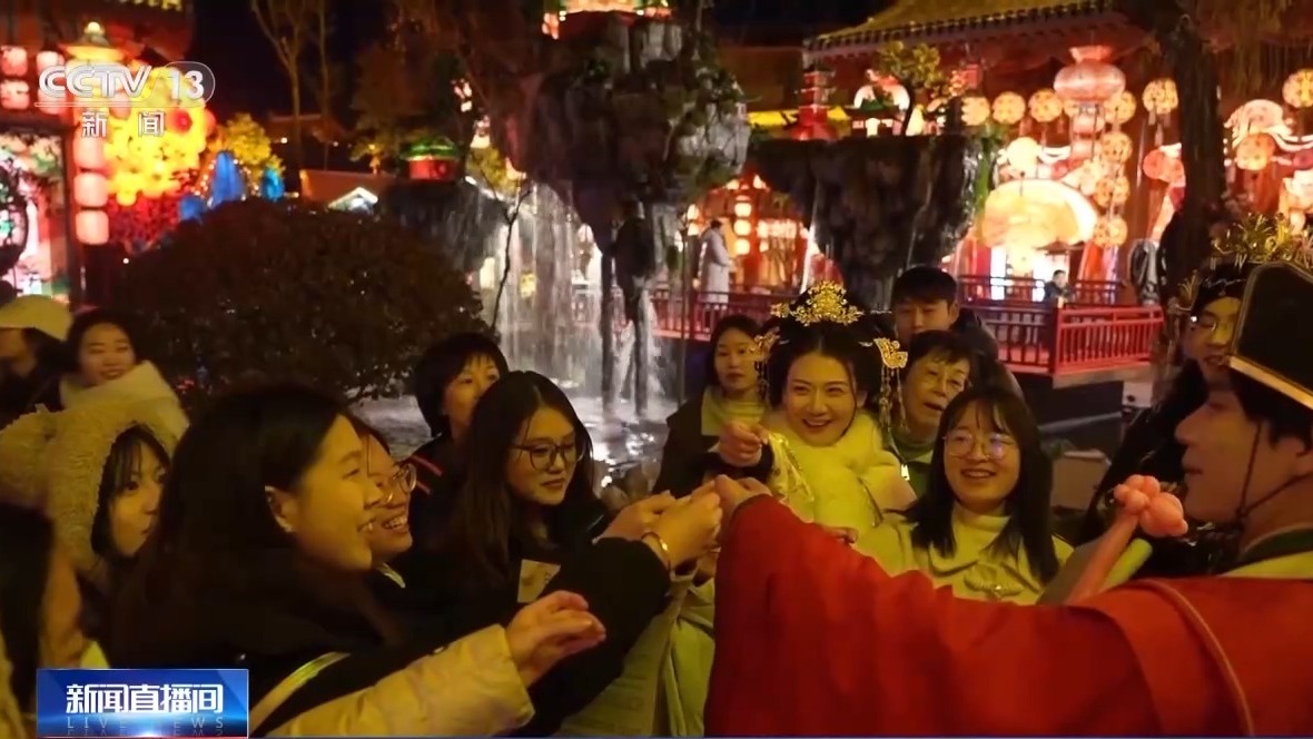 中式主题乐园火爆出圈 背后藏着这些“小巧思”