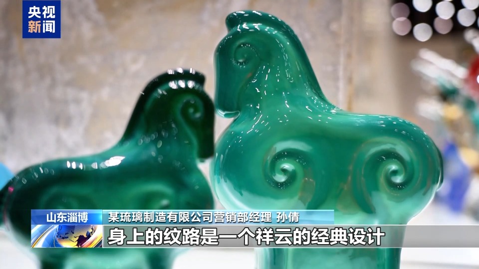 年货市场“马”上热 琉璃马、朱砂文创热销