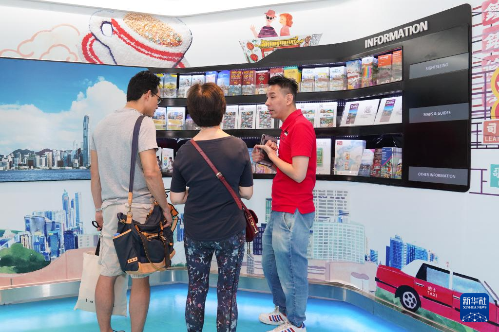 香港故事丨旅游义工:见证美好邂逅 传递香港温度 香港故事丨旅游义工:见证美好邂逅 传递香港温度