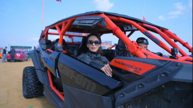 台湾青年点赞荒漠化治理奇迹 更多沙漠惊喜等你来体验_fororder_截图录屏_选择区域_20251216113752