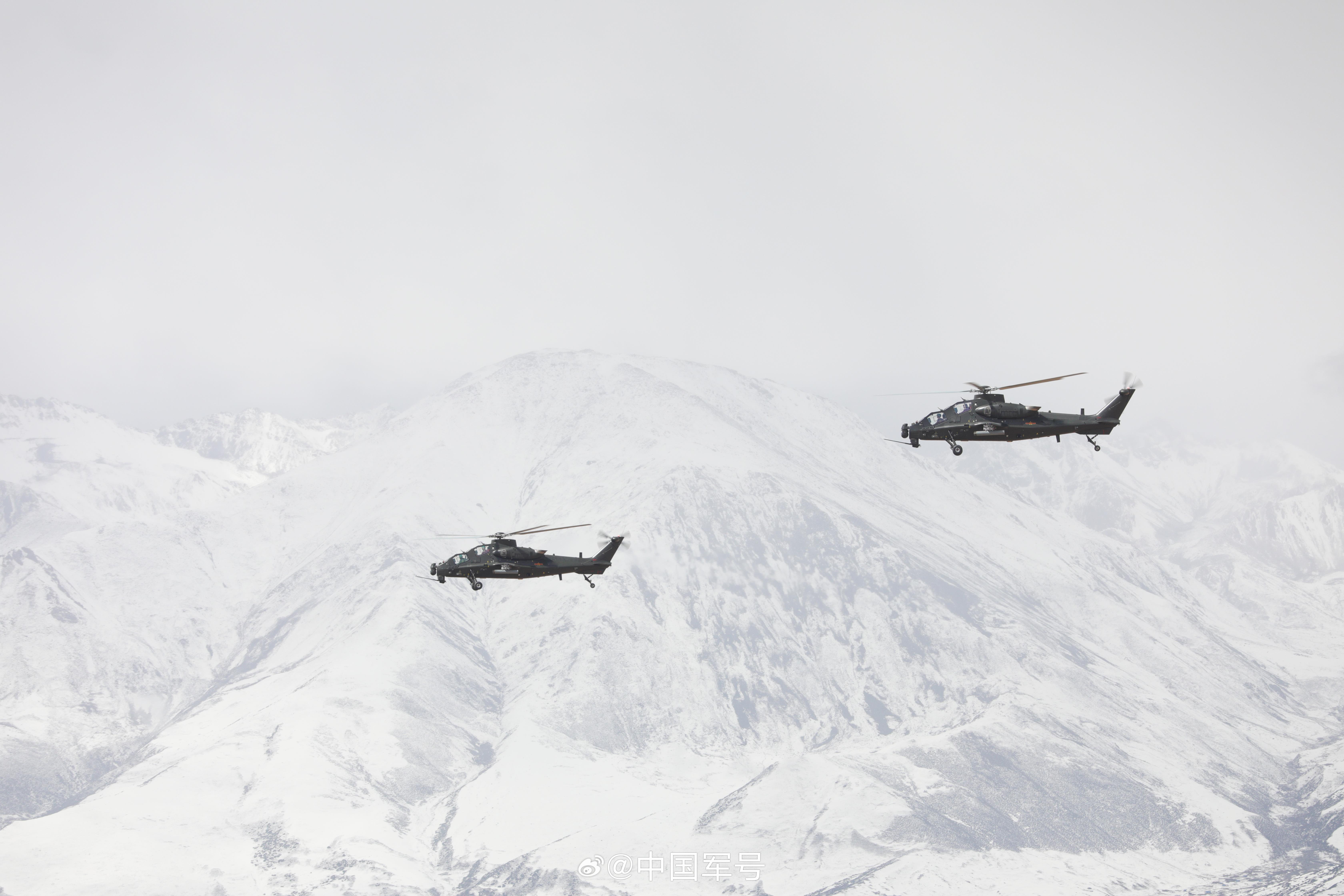 每一张都是壁纸！高原雪山版直升机高清大片上新