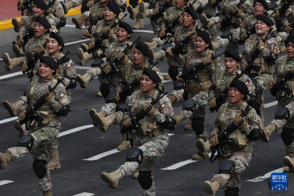秘鲁阅兵庆祝独立204周年