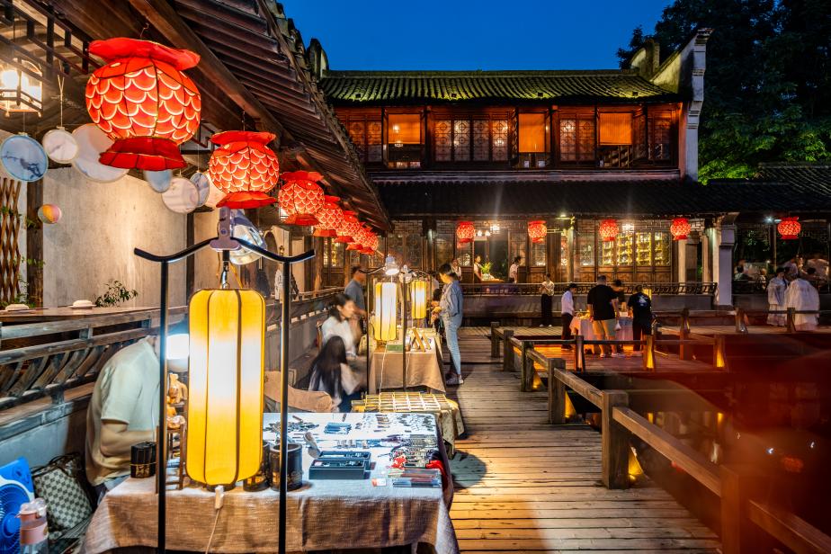 长街宴、夜灯会、水上年市、水陆巡游、年味大集......乌镇水上人家水上年味浓! 长街宴、夜灯会、水上年市、水陆巡游、年味大集......乌镇水上人家水上年味浓!