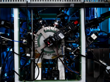 中国光钟技术获重要突破 300亿年误差不到1秒