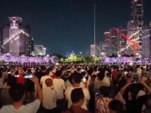 国庆深港跨境客流旺 港人北上解锁消费新体验_fororder_截图录屏_选择区域_20261008113728