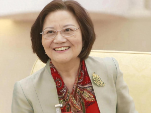 人大台湾团代表陈云英：赖清德只有两条路，要么逃，要么赶快回头