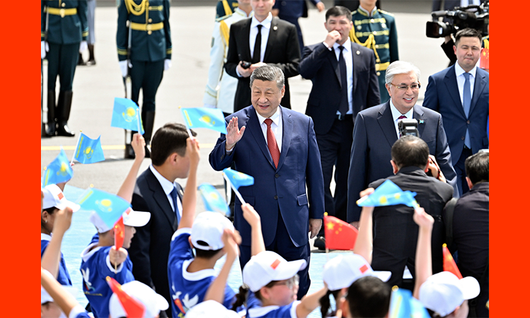习近平抵达阿斯塔纳出席第二届中国—中亚峰会