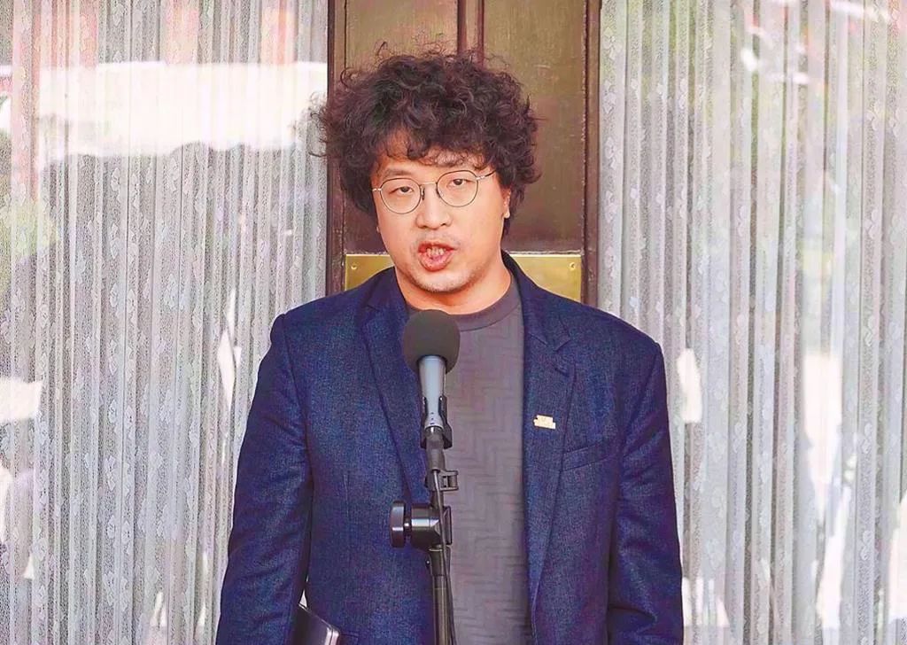沈伯洋?洋人养的！