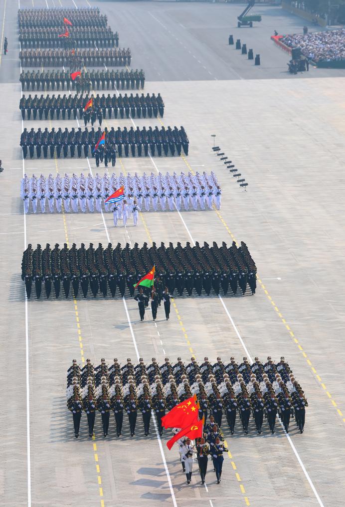 纪念同仇敌忾的昨天，共创民族复兴的明天——记港澳台同胞参加纪念中国人民抗日战争暨世界反法西斯战争胜利80周年大会
