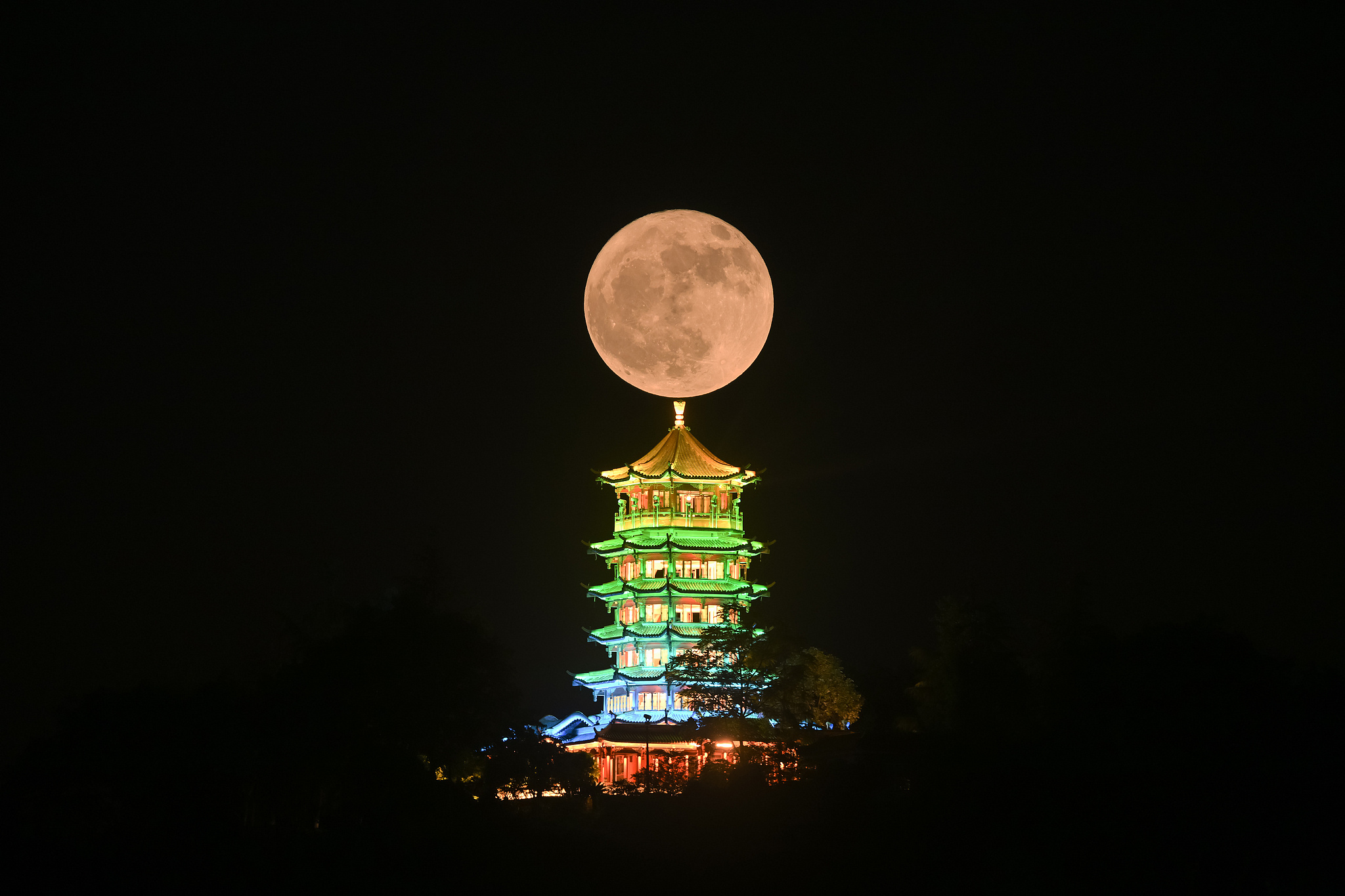 2025“最低满月”限时登场！你看到了吗？