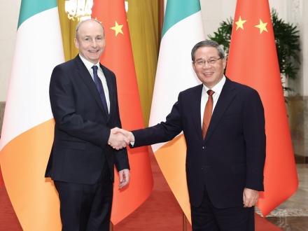 李强同爱尔兰总理马丁会谈