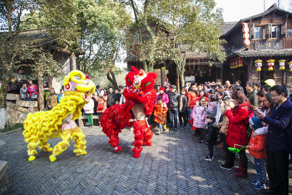 长街宴、夜灯会、水上年市、水陆巡游、年味大集......乌镇水上人家水上年味浓! 长街宴、夜灯会、水上年市、水陆巡游、年味大集......乌镇水上人家水上年味浓!