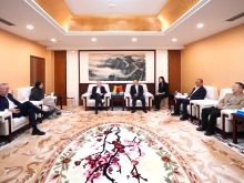 总台领导会见西班牙职业足球联盟主席特巴斯