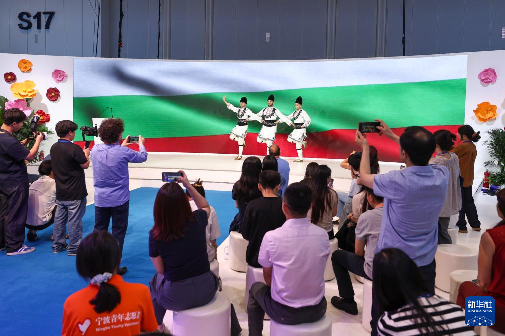 第四届中国－中东欧国家博览会暨国际消费品博览会开幕