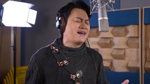 台湾少数民族歌手深情演唱电影《731》主题曲《愿你再见我时》_fororder_截图录屏_选择区域_20251226113749