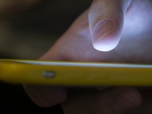 新加坡将禁止中学生在校内使用智能手机或手表