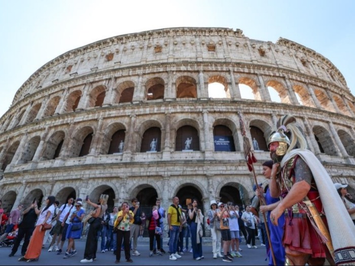 罗马举行盛装游行活动庆祝建城2779年