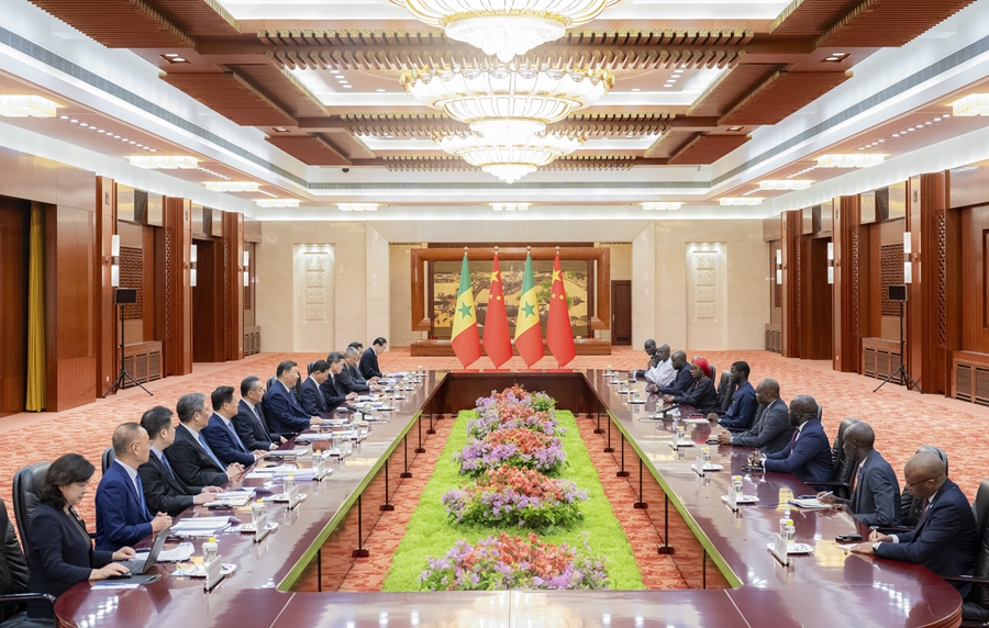 习近平同塞内加尔总统法耶会谈