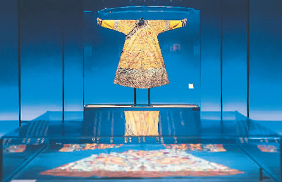 近百件故宫织绣服饰珍品亮相——展现锦绣华彩之美 近百件故宫织绣服饰珍品亮相——展现锦绣华彩之美