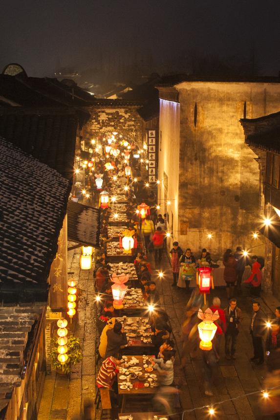 长街宴、夜灯会、水上年市、水陆巡游、年味大集......乌镇水上人家水上年味浓! 长街宴、夜灯会、水上年市、水陆巡游、年味大集......乌镇水上人家水上年味浓!