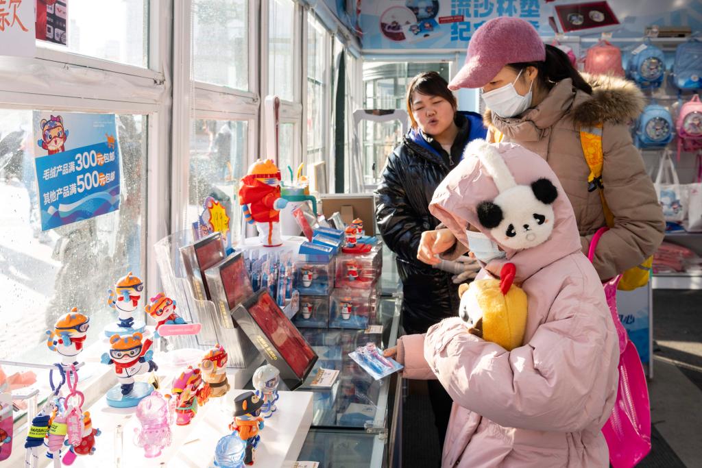 冬奥三年又逢亚冬，冰雪热，“燃”！
