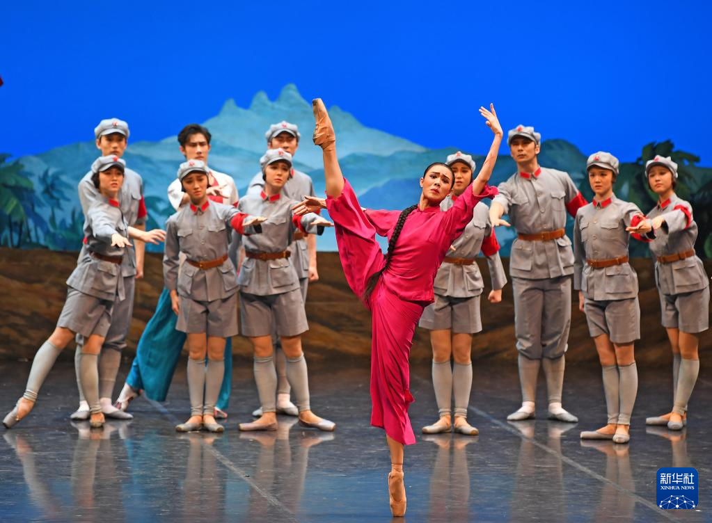 中央芭蕾舞团在港演绎《红色娘子军》 中央芭蕾舞团在港演绎《红色娘子军》